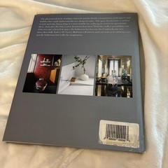 The Luxury Bathroom : Extraordinary Spaces from the Simple to the Extravagant..