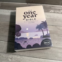 One Year Bible by Tyndale House Publishers Staff (2011, Trade Paperback) NE2