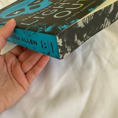 Barnes & Noble Special Edition Lights Out By Navessa Allen NEW