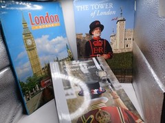 Lot Of 3 Tour Travel Guide Books United Kingdom London Scene, 2 Tower of London