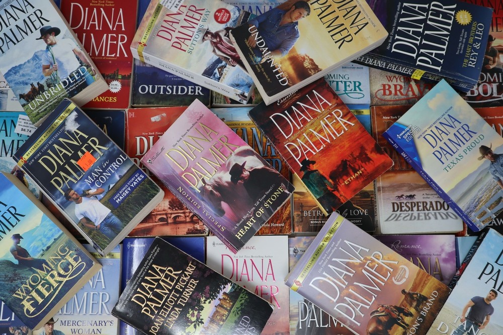 Lot of 10 Diana Palmer Paperback Books MIX