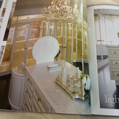 The Luxury Bathroom : Extraordinary Spaces from the Simple to the Extravagant..