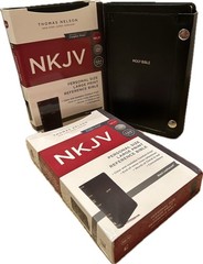 NKJV SNAP CLOSURE LARGE PRINT(10.5pt) Personal Size Black Leathersoft Bible