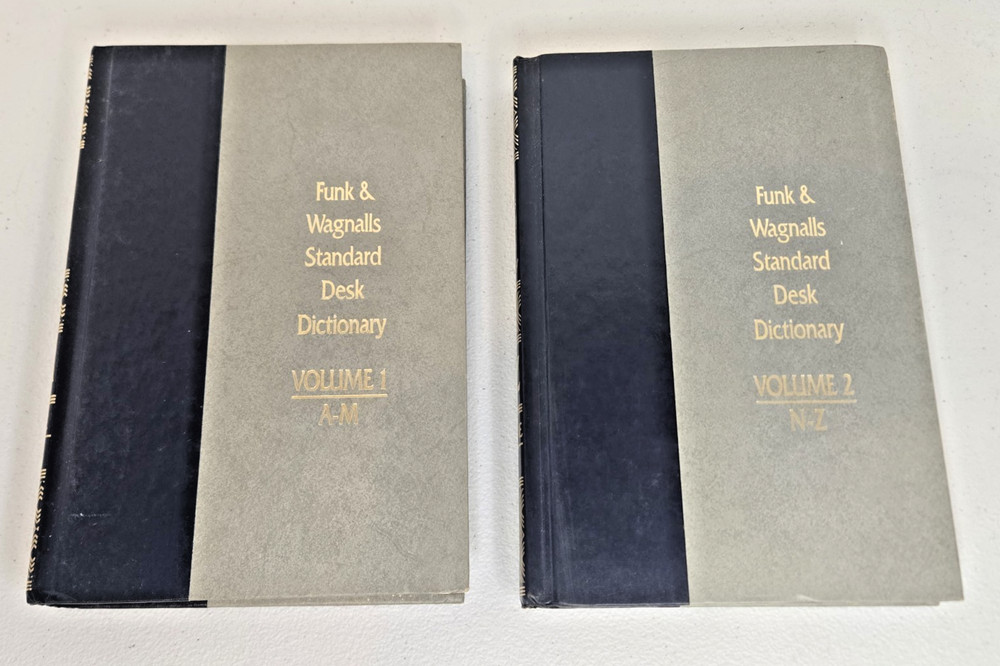 Funk Wagnalls Standard Desk Dictionary 2 Vol Set A-M N-Z 1980s Hardcover USA