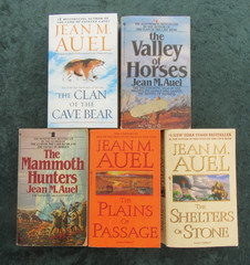 LOT #1 – 5 TRADE PB EARTH’S CHILDREN SERIES BY JEAN M. AUEL: CLAN OF CAVE BEAR +
