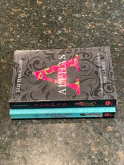 2 Book Lot Alpha Series By Lisi Harrison Alphas and Movers & Fakers 1st EDITIONS
