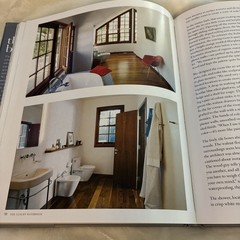 The Luxury Bathroom : Extraordinary Spaces from the Simple to the Extravagant..