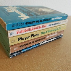 Lot of 5 Kurt Vonnegut, Jr. Paperback Books Slaughterhouse-five, Mother Night