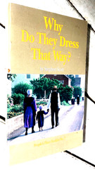 Why Do They Dress That Way? | Stephen Scott | Paperback