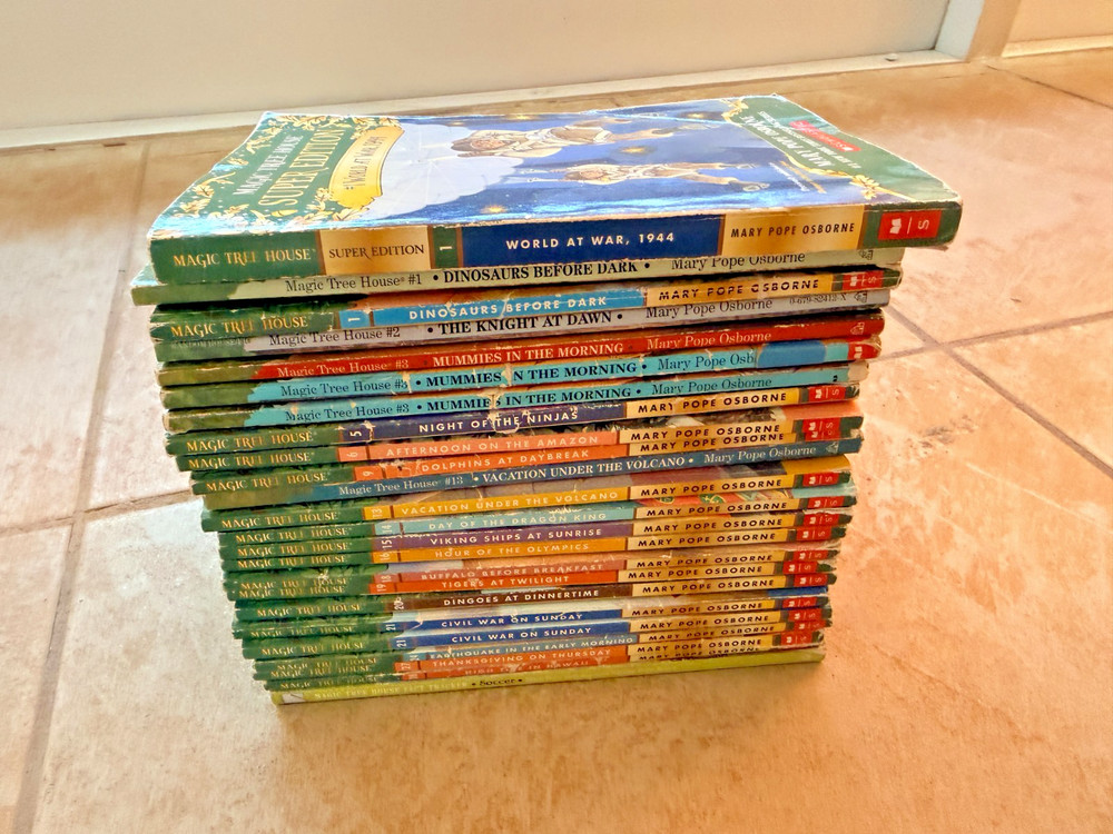 Lot of 24 Magic Treehouse books by Mary Pope Osborne Classroom owned