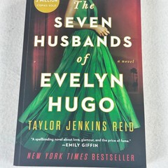 The Seven Husbands of Evelyn Hugo Taylor Jenkins Reid Paperback 9781501161933