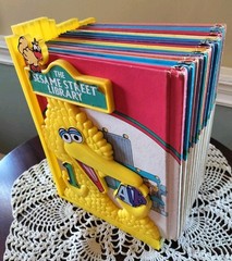 1978 Sesame Street Library Complete Book Set Vol. 1-15 w/Big Bird Stand Shelf