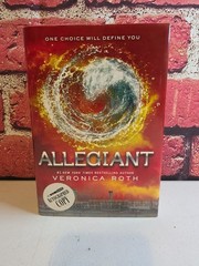 Veronica Roth signed Allegiant 1st Edition hardcover book