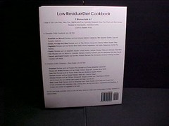 BOOK 132 PAGES-LOW RESIDUE DIET COOKBOOK-SALLY LLOYD-USED