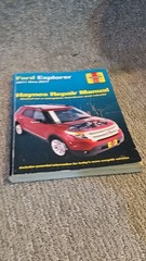 Ford Explorer ’11-’17 Haynes Repair Manual 2018 Paperback VG