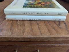 2 Scientific American Hardcovers The Second Law & On Size and Life