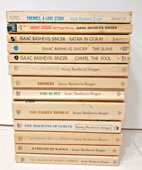 ISAAC BASHEVIS SINGER Book Lot of 13 PBs ~ Satan in Goray Gimpel the Fool Shosha