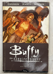 Buffy The Vampire Slayer Season 8 Volume 6: Retreat SC Graphic Novel READ DESC