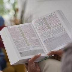 Evangelical Study Bible: Christ-centered. Faith-building. Mission-focused.