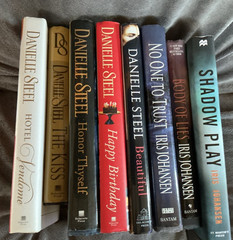 Lot Of 8 Hardback Novels-Danielle Steel (5) / Iris Johnansen (3) -Great Conditi