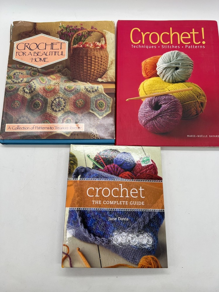 Lot of 3 crochet books in good condition (349)