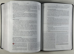 NKJV Defending the Faith Study Bible Charcoal Leathersoft Apologetics Press VG