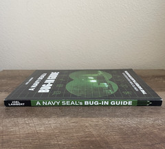 A Navy SEAL Bug-In Guide Turn Your House into Safe Place Survival Book