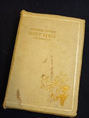 Holy Bible Memorial Edition Concordance Union Made Cross Zipper /91g