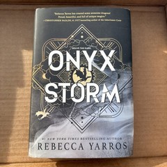 Onyx Storm (Book 3) – Rebecca Yarros – Hardcover