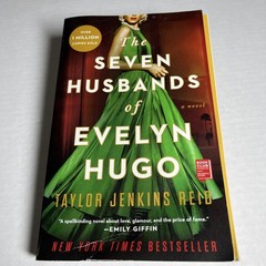 The Seven Husbands of Evelyn Hugo: A New York Times Best Seller – Good Condition