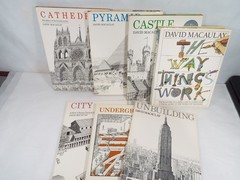 A Lot of 7 David Macaulay Books Houghton Mifflin Company Boston, USA