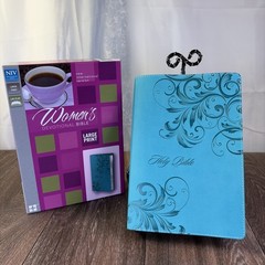 NIV Women’s Devotional Bible Large Print Leathersoft Teal by Zondervan