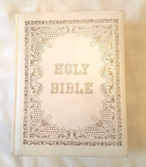 The Holy Bible KJV Family Altar Edition Red Letter Family Library Reference