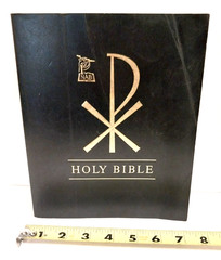 Holy Bible The New American Bible (NAB) Catholic Press World Softcover 1970/71