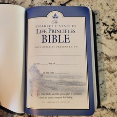 Charles Stanley Life Principles Bible *GENUINE LEATHER*Silver Edges*PLEASE READ