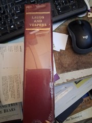 Lauds and Vespers in English and LATIN / Enlarged Edition / Missal / Psalter