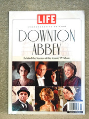 DOWNTON ABBEY COMMEMORATIVE ISSUE BY LIFE MAGAZINE 2016(M5941)