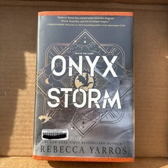 Onyx Storm (Book 3) – Rebecca Yarros – Hardcover