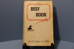 VTG 1980 South Dakota Cow Belles Beef Book Metal Spiral Bound Cookbook 142 Pages