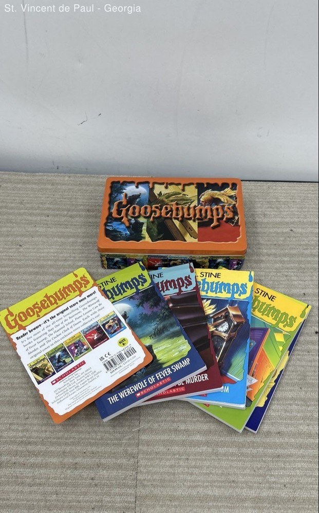 Goosebumps Retro Fear Set: 5 Paperback Books Limited Edition Tin R. L. Stine EXC