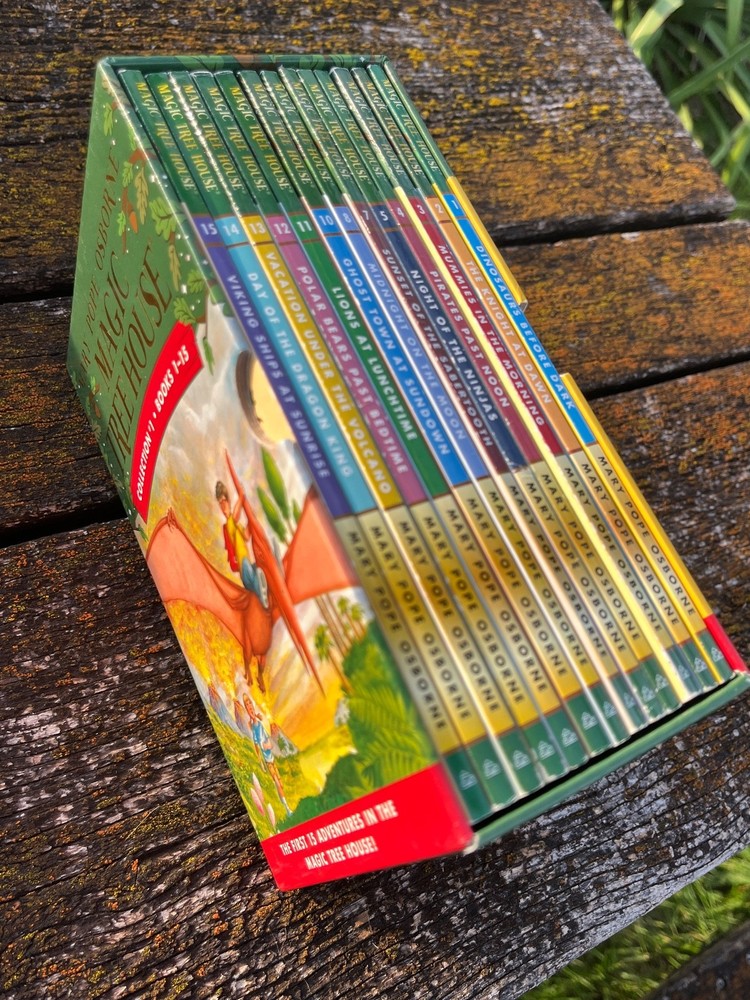Boxed Set of MAGIC TREEHOUSE by Mary Pope Osborne Collection #1 Books 1-15,