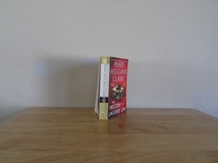 MARY HIGGINS CLARK The Melody Lingers On Paperback 2016 354 Pages