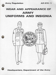 Historical book Wear and Appearance of Army Uniforms and Insignia, 1979 edition