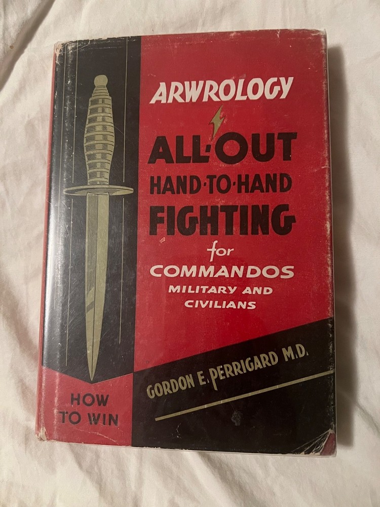 Signed Arwrology All-out Hand to hand fighting