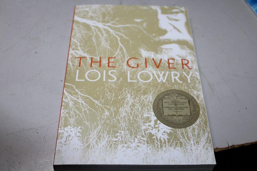 The Giver (Giver Quartet) – Paperback By Lowry, Lois – New