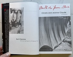 *Christo and Jeanne-Claude : A Biography by Burt Chernow 1st USA Edition Signed*